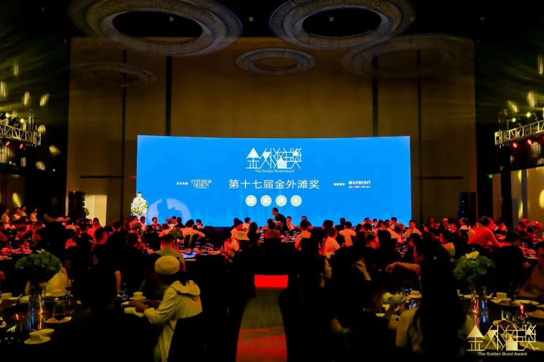 再获殊荣 | 狮王瓷砖广东佛山总部展馆荣获2022金外滩“最佳商业空间金奖”！